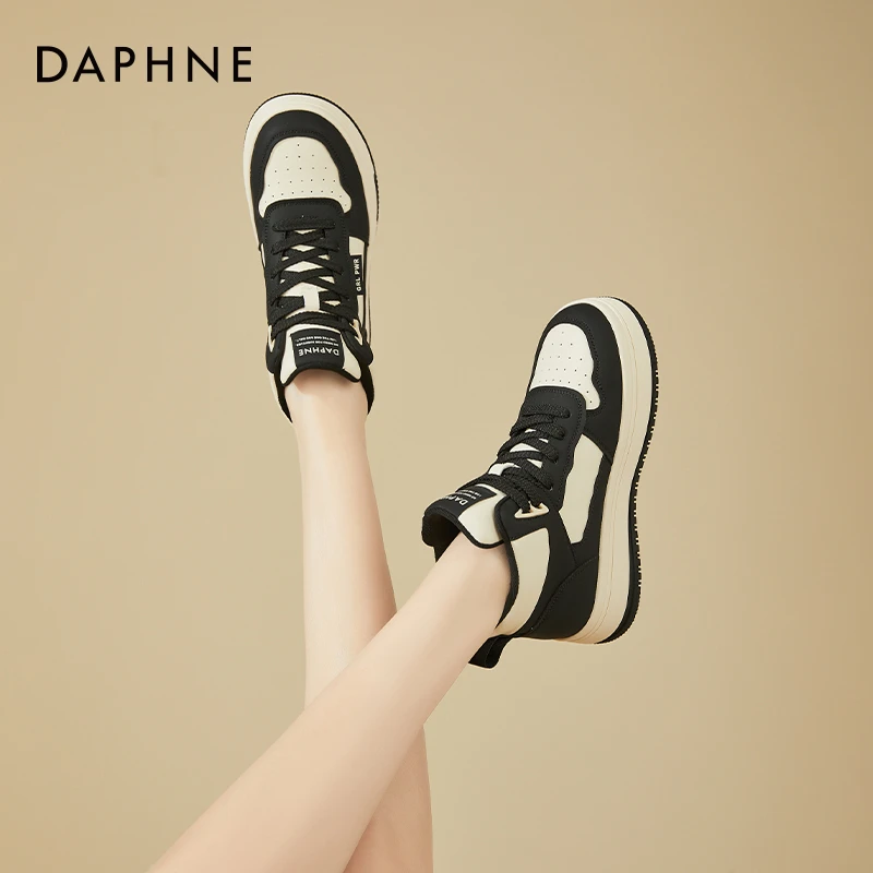 达芙妮厚底高帮鞋子女2024冬季加绒平跟黑白熊猫运动春秋休闲板鞋