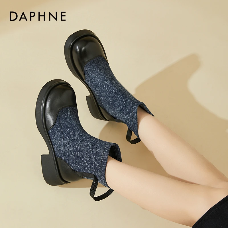 达芙妮小香风靴子女炸街小短靴配裙子马丁靴秋冬季女鞋加绒瘦瘦靴