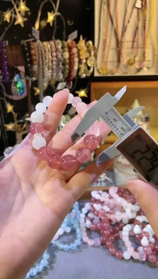 【闪购商品】石英质玉手饰未镶嵌B314草莓晶粉水白水手链