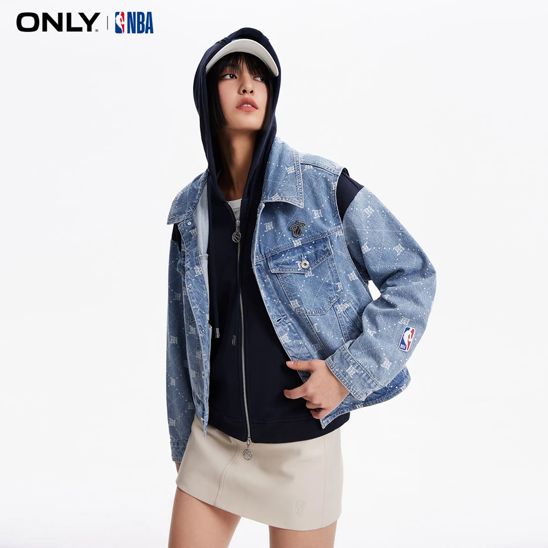 【NBA联名】ONLY秋季拼接连帽套装短款牛仔外套女慵懒风|124154011