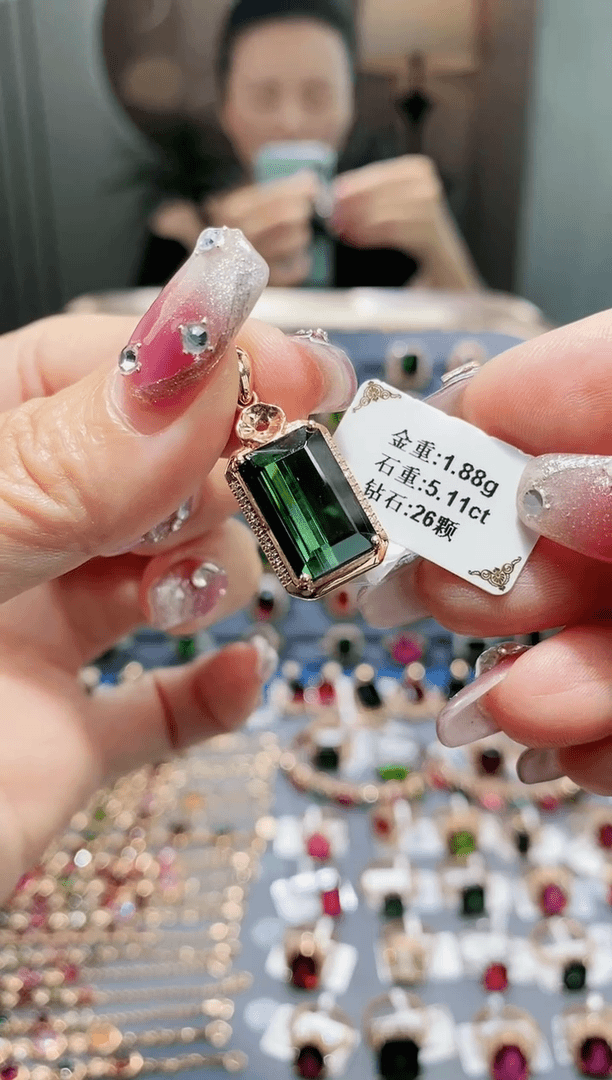 【闪购商品】碧玺颈饰18K金镶嵌5.11ct