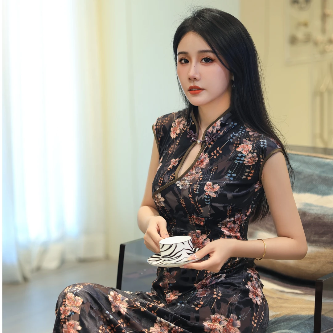 YUN《春花秋月》 设计款时尚复古碎花修身性感显瘦气质中国风旗袍