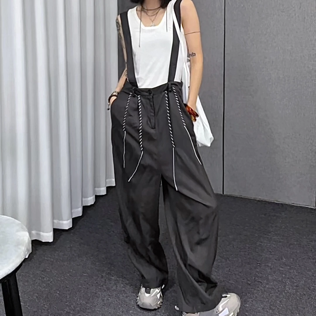 小北 2024设计师款明线休闲香蕉裤型背带裤