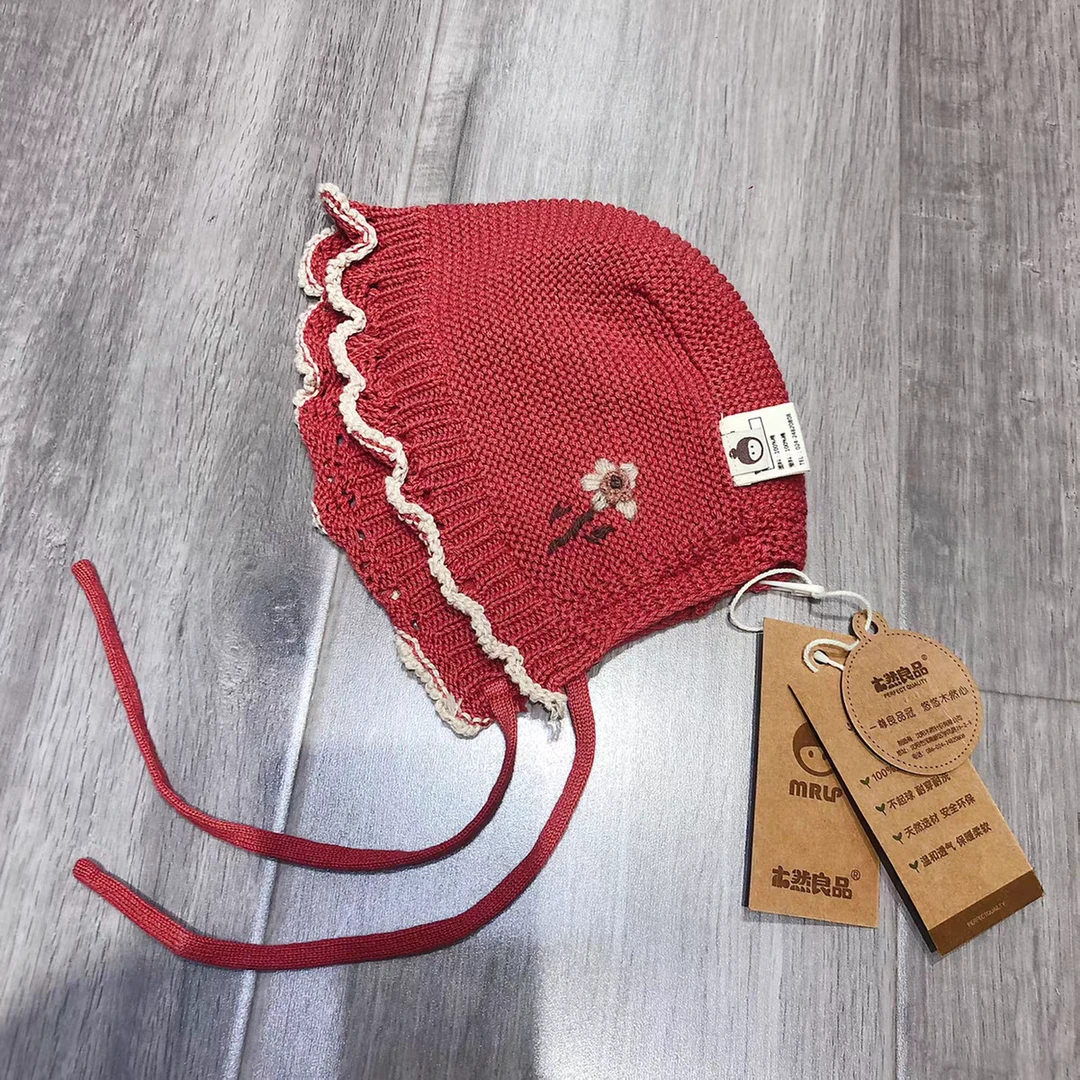 木然良品2023冬季女宝可爱洋气复古红彩边公主针织帽（44-46码）
