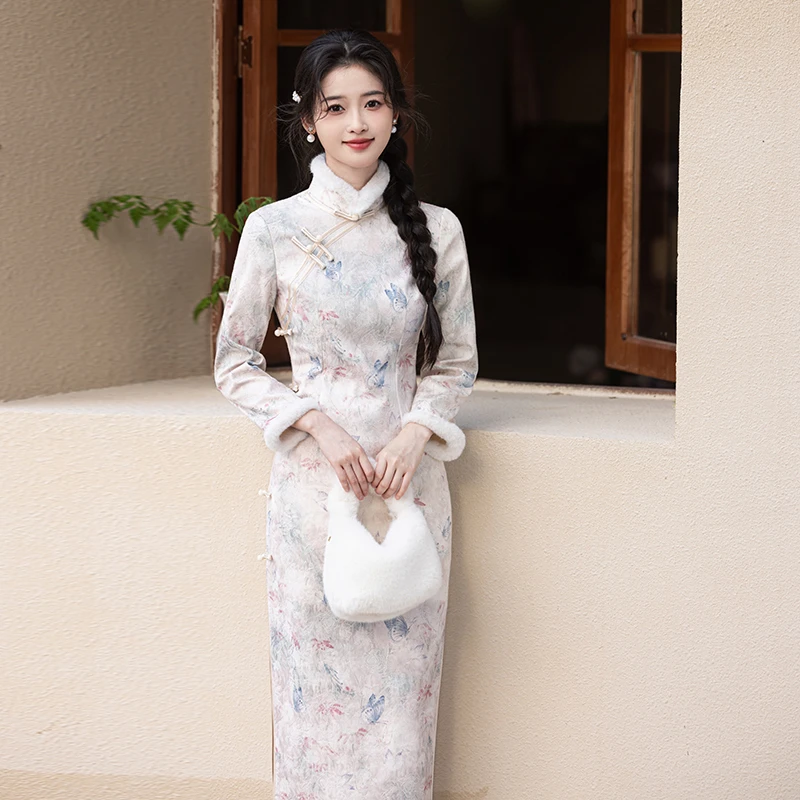 2025新款冬季新中式旗袍长袖加绒加厚毛绒领保暖日常可穿连衣裙潮