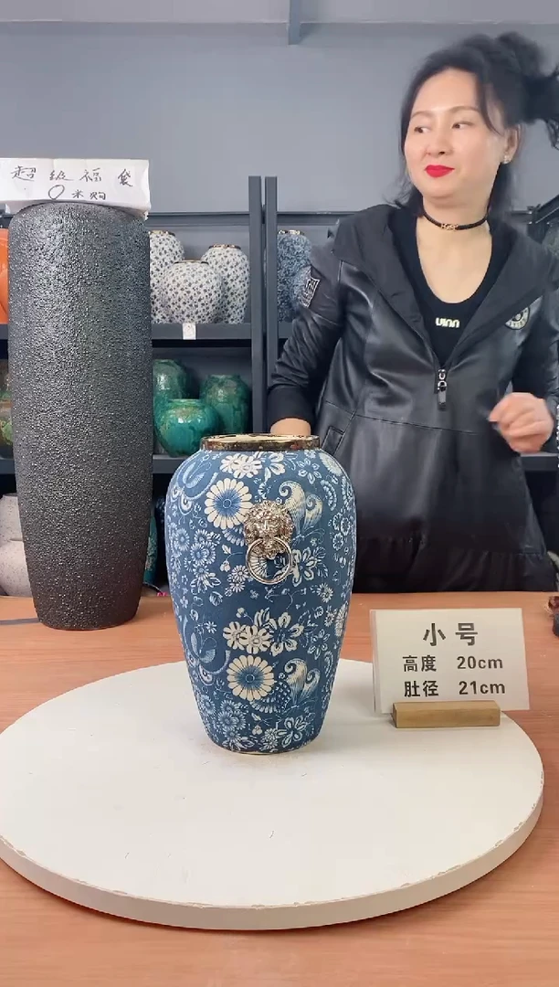 【闪购商品】陶瓷瓶瑕疵青花蝶恋花单环中号无花