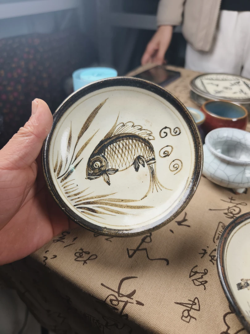 磁州窑鲤鱼跳龙门盘