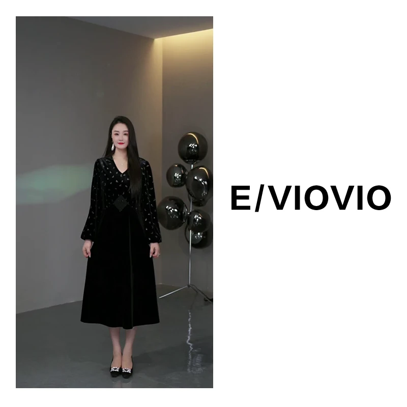 莉莉定制轻奢女装冬季新款时尚高级显瘦丝绒气质黑色连衣裙241552