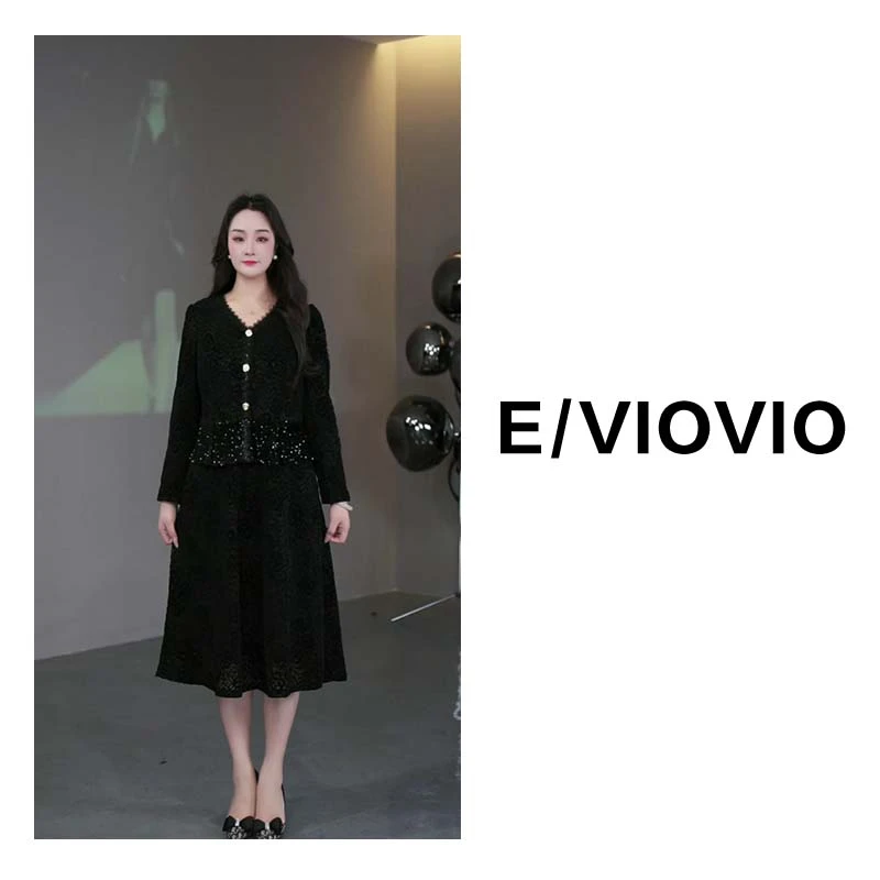 莉莉定制轻奢女装冬季新款时尚气质显瘦遮肉黑色连衣裙女241562