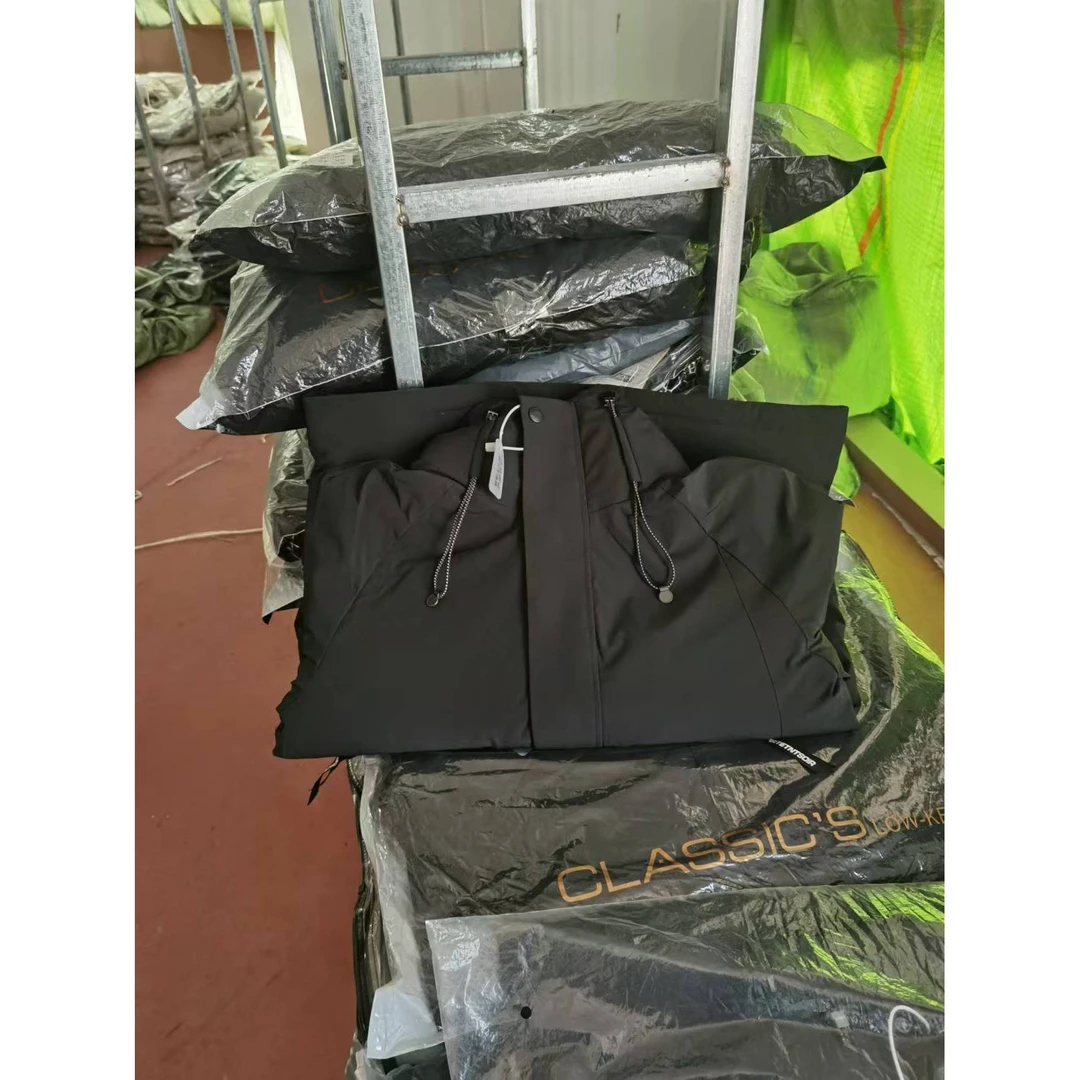 1开头  冬季情侣休闲保暖夹克风衣外套