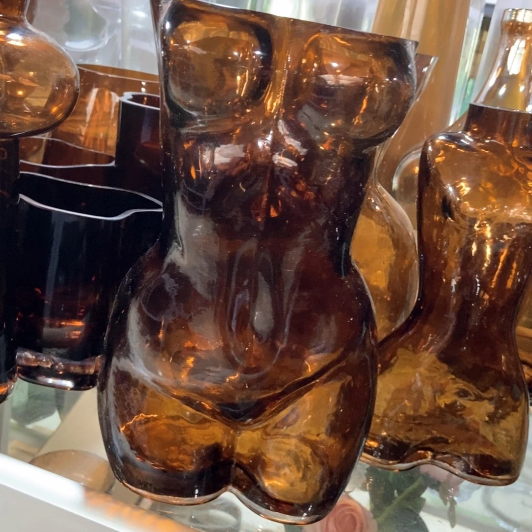 咖色人体花瓶0002