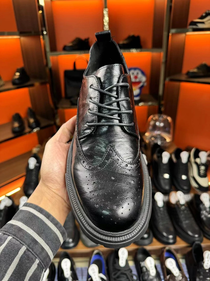 2024春季新款  男士休闲鞋 系带 潮鞋 布洛克 百搭透气休闲男皮鞋