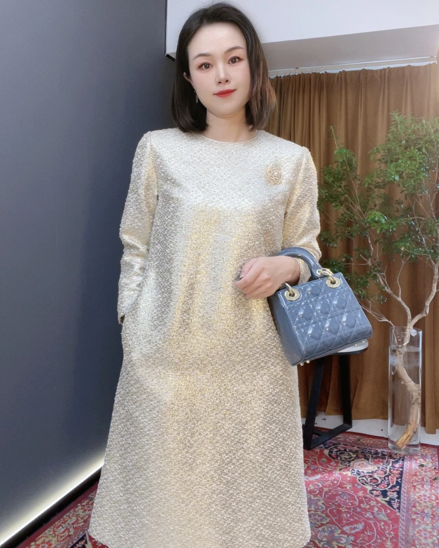 25103小香山茶花胸针金属色连衣裙秋冬时尚奢华A字裙显瘦气质