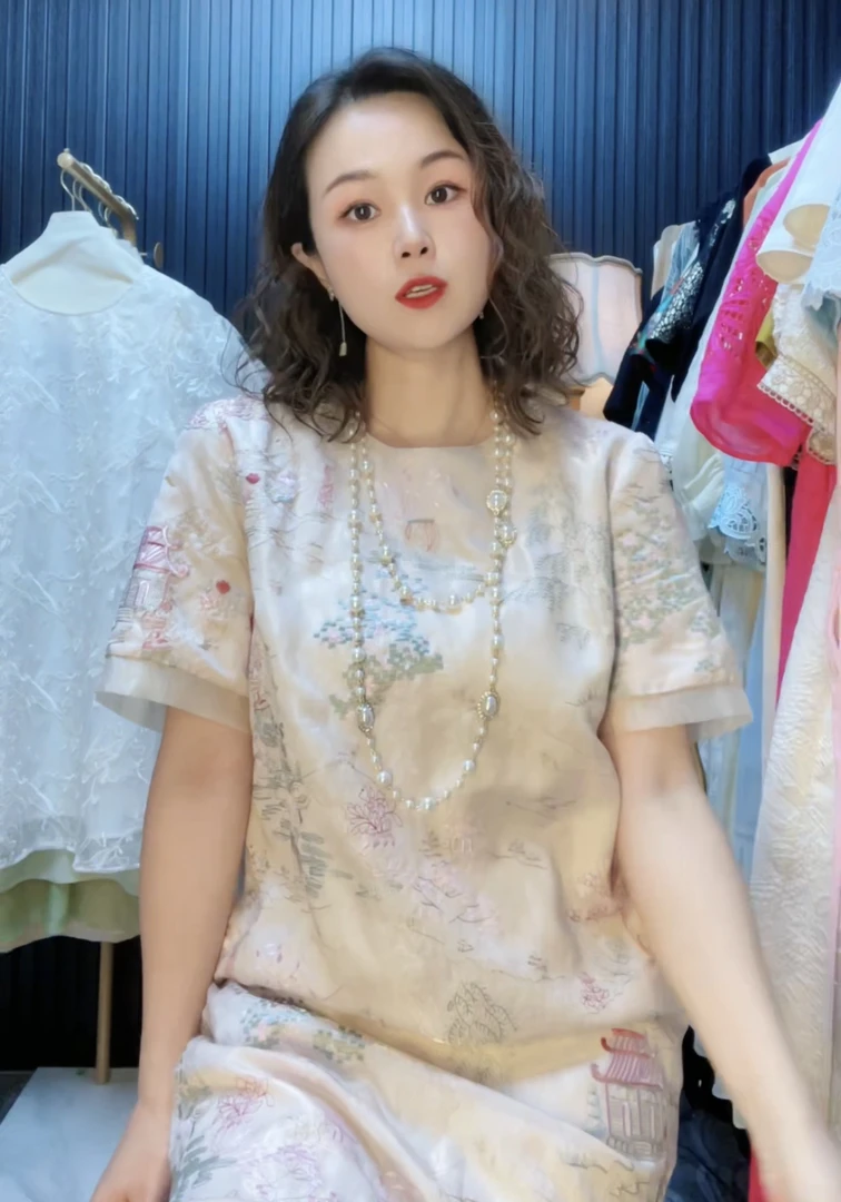 24XC063清明上河图刺绣连衣裙m101