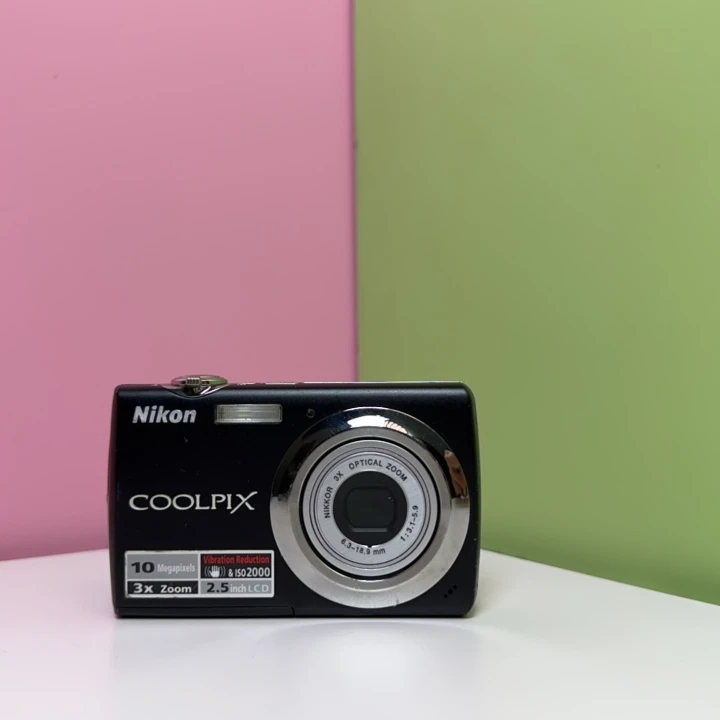 95新 Nikon/尼康 尼康S220 黑色数码相机CCD拍照