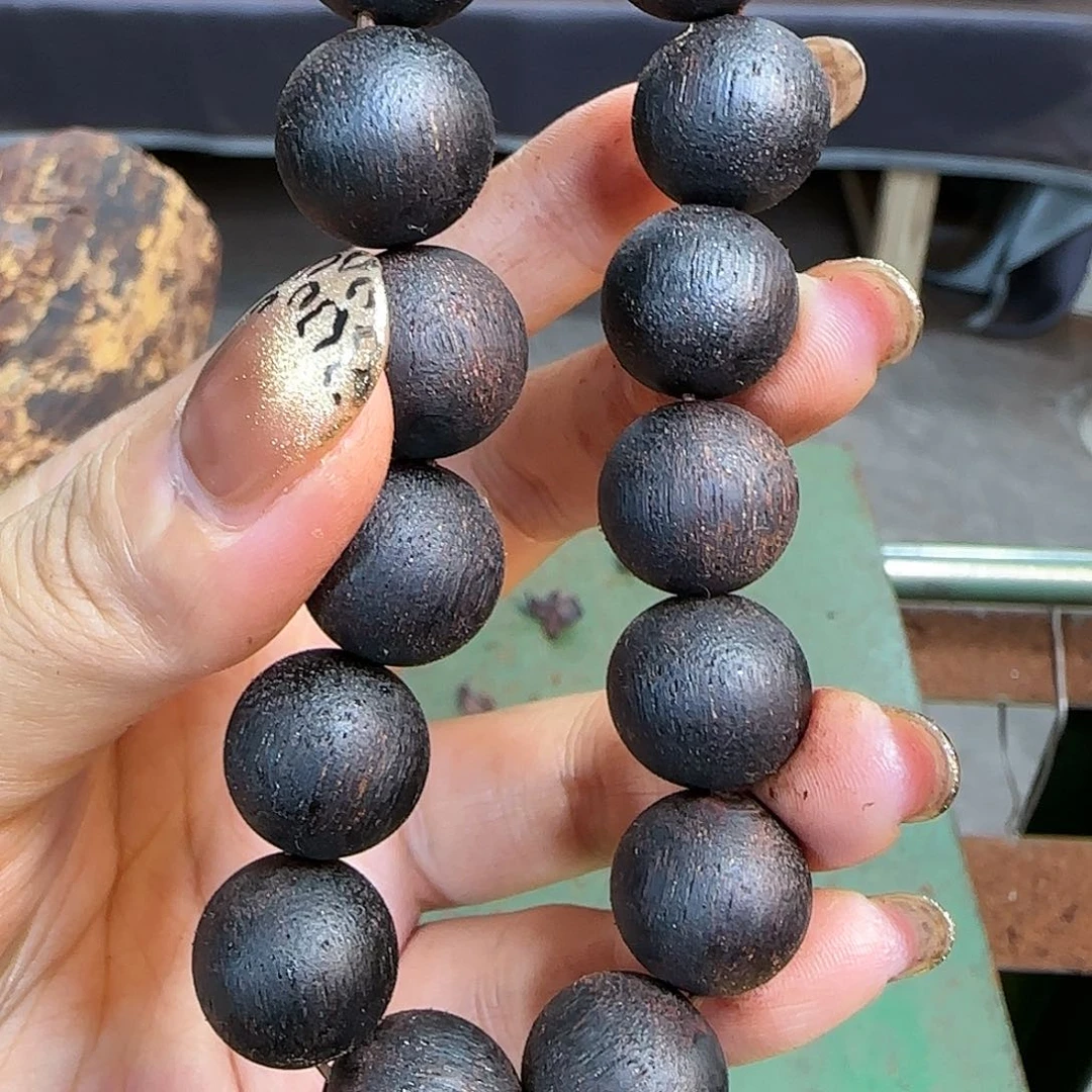 木?****降真香绿奇楠1.5一串