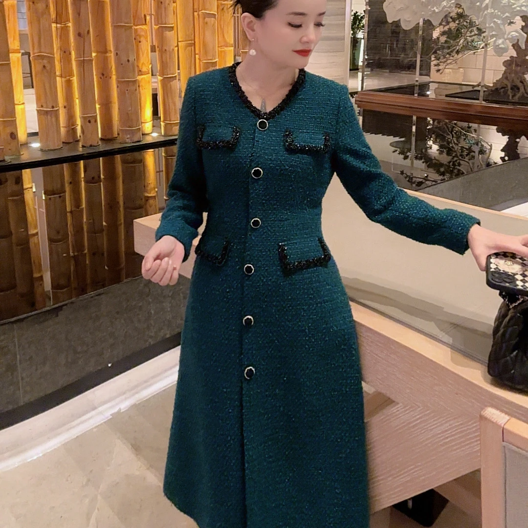 唯伊公馆冬季新款名媛气质街头轻奢风小香钉珠连衣裙98536