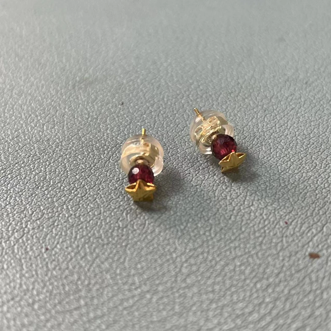 L6043  18K金小星星石榴石转运珠耳钉