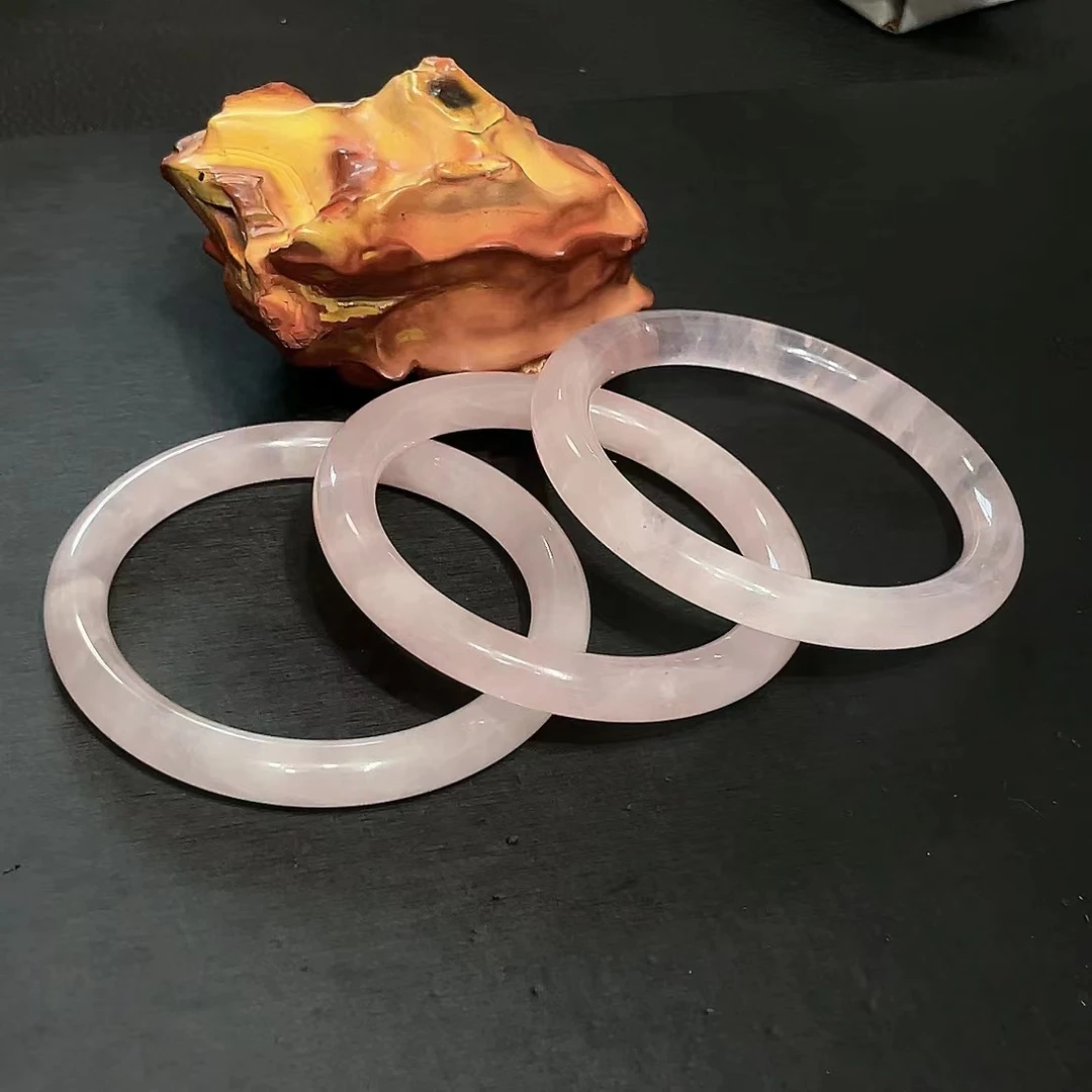 天然粉水晶手镯—多样性发一件