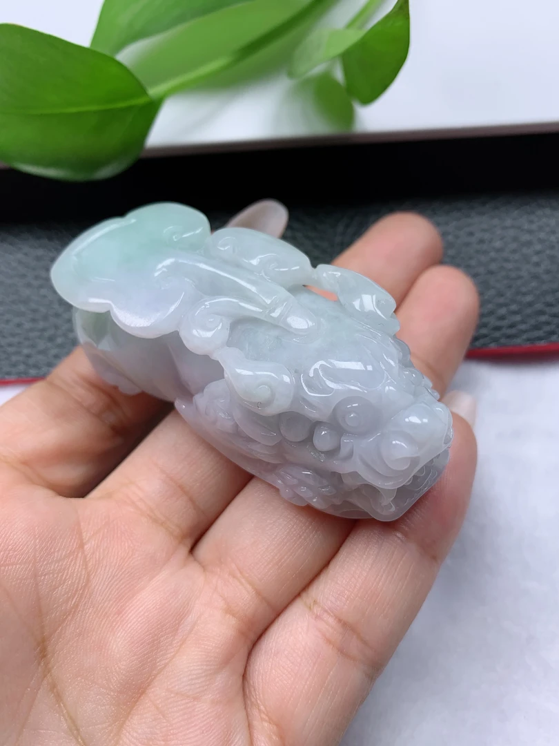 天然翡翠A货精雕细琢大貔貅手把件摆件冰透雕刻双面