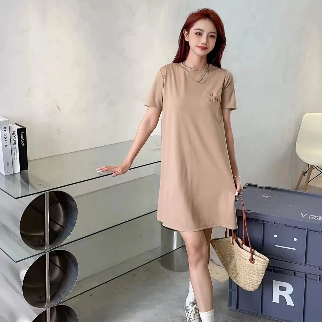 夏季新款时尚百搭简约气质休闲款女士宽松中长款T恤