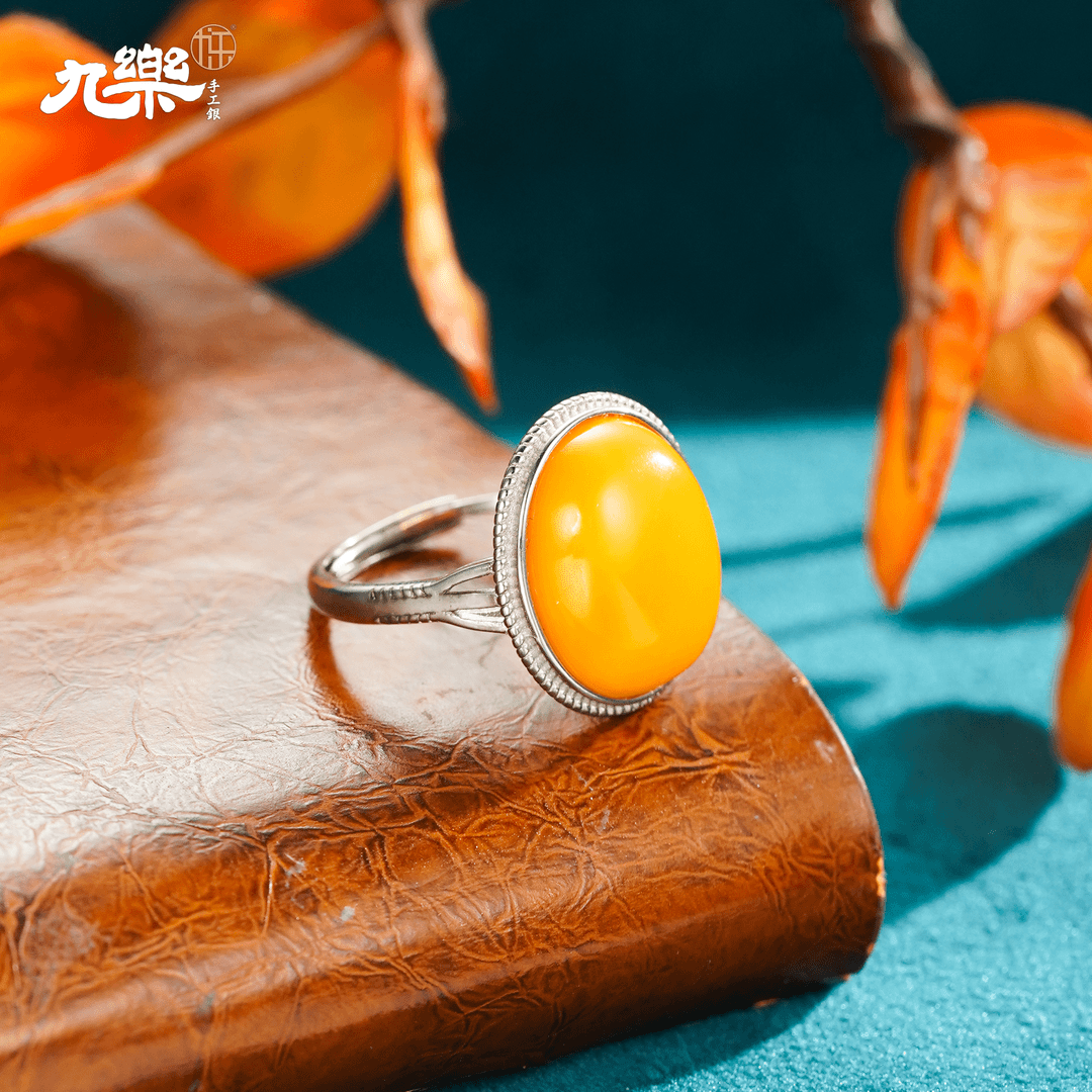 九乐【直播223】蛋面老蜡银色复古推拉戒指女士手工鸡油黄个性轻奢