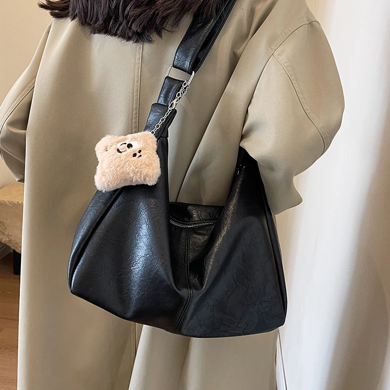 大容量包包女秋冬2023新款复古百搭单肩斜挎包质感简约女士饺子包