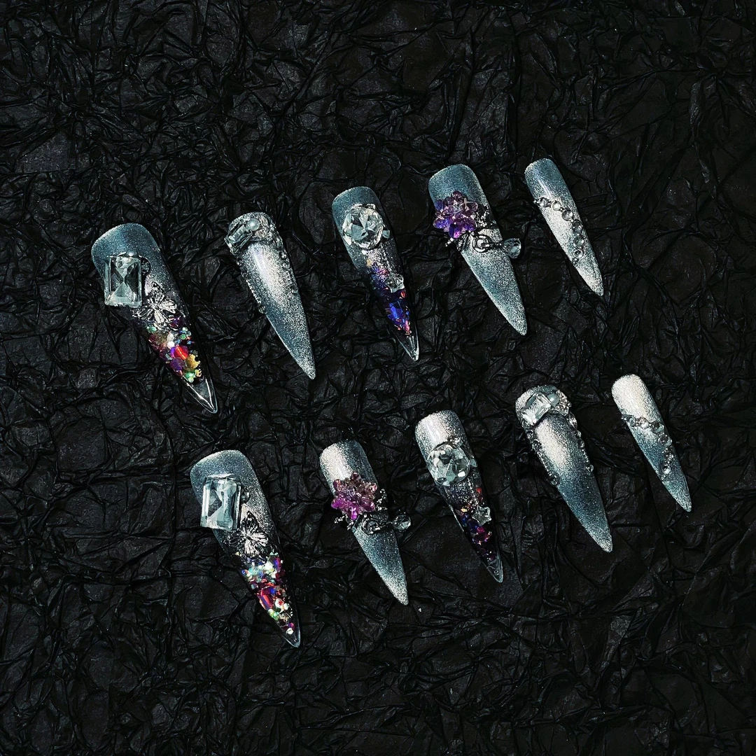 【银河】顶奢清冷感银色爆闪全光猫眼梅花锆石镶嵌四指多彩流沙美甲