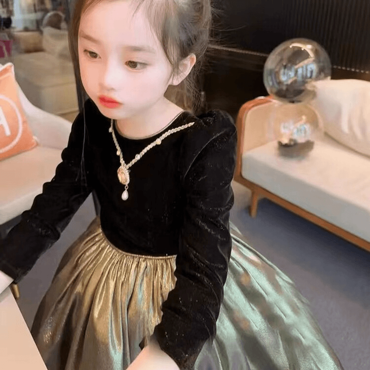 女童秋装连衣裙2023新款洋气中大童赫本风公主裙女孩丝绒蓬蓬裙潮