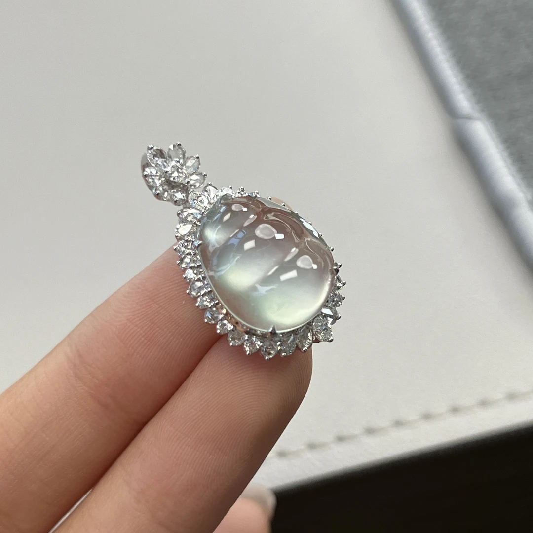 缅甸翡翠玻璃种晴底胖圆福豆挂坠精致可爱圆润饱满精致高级豆子