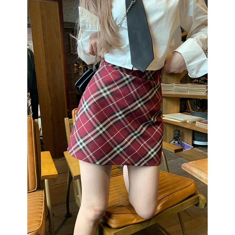 红格子半身裙女2024春秋小个子包臀高腰显瘦a字裙JK短裙百搭
