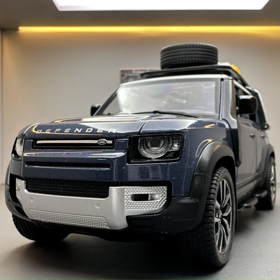 黑曼巴新款 1:24路虎卫士 合金汽车模型 收藏摆件 声光玩具越野车