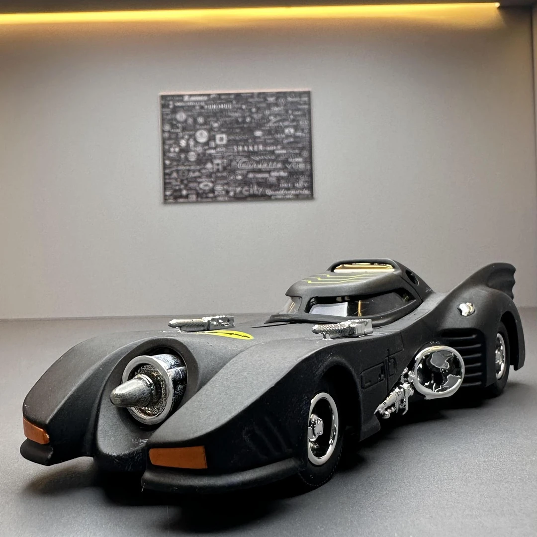 新款蝙蝠战车 合金汽车模型 车载桌面摆件 声光 古典老爷车 跑车