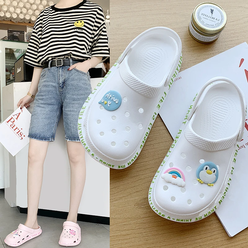 洞洞鞋女2024夏季新款软底防滑手术室拖鞋踩屎感外穿时尚沙滩凉拖