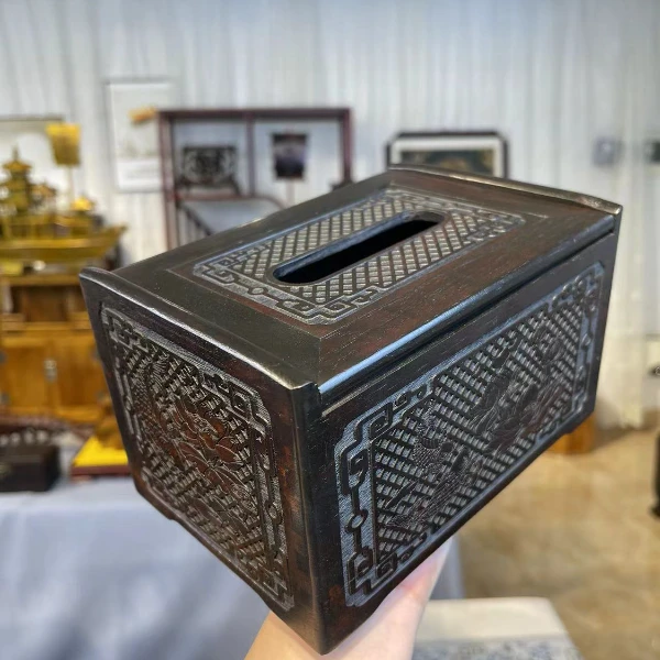 大红酸枝年年有余翻盖纸巾盒