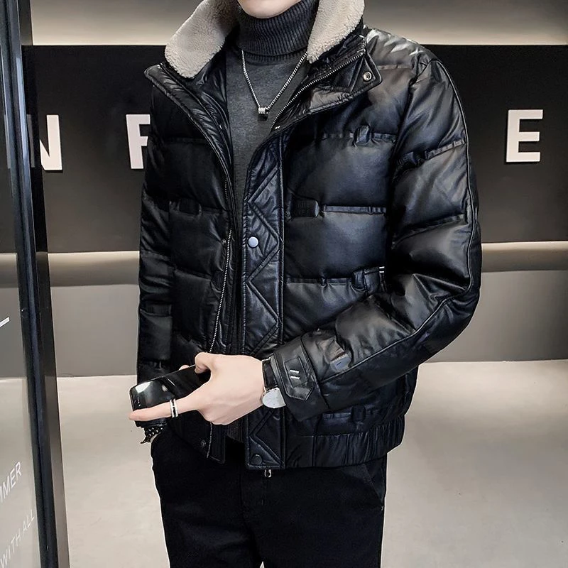 雪中飞免洗PU皮羽绒服男冬季短款加厚羊羔毛领潮流修身青年百搭保