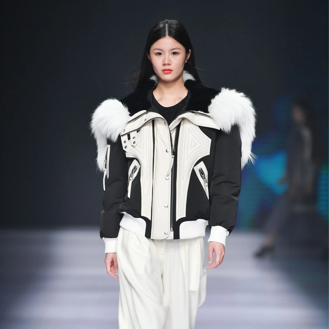 【源来有你】B99时尚设计师款秋冬保暖羽绒服外套FGWDJA30116-A