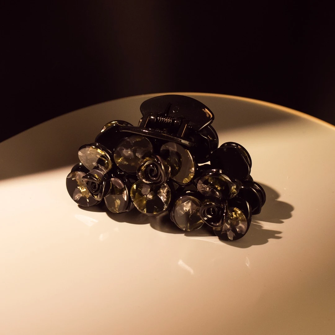 美*【Anthp*】优雅三花鲨鱼夹（9cm）#0274