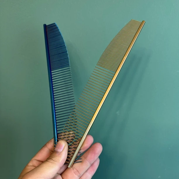 宠业人纪录片推荐半月圆弧细节排梳宠物排梳