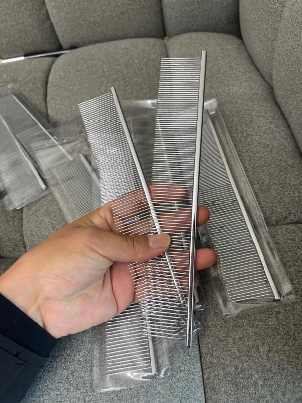 宠物库存美容排梳19cm和22cm金色和银色宠物排梳