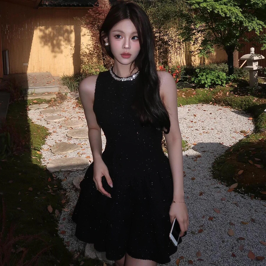 绝美辣妹收腰修身连衣裙女装夏季气质高级感小黑裙生日礼裙短裙子