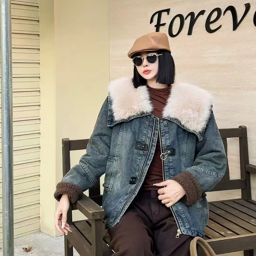 胖胖家*8029新款牛仔加绒拼接毛毛大翻领设计感减龄大外套