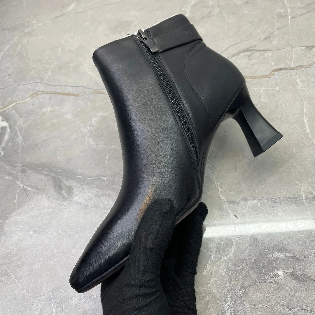 ec（孤品）37/35码粗跟女靴(羊皮)05055