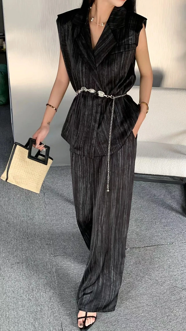夏季气质高级感纹理感时尚无袖竖条纹宽松显瘦裤子套装女带腰链