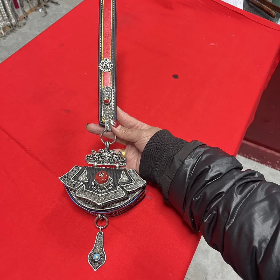 2024新款白铜镀银女款挂件民族精品纯手工钱包配饰腰间挂件藏族