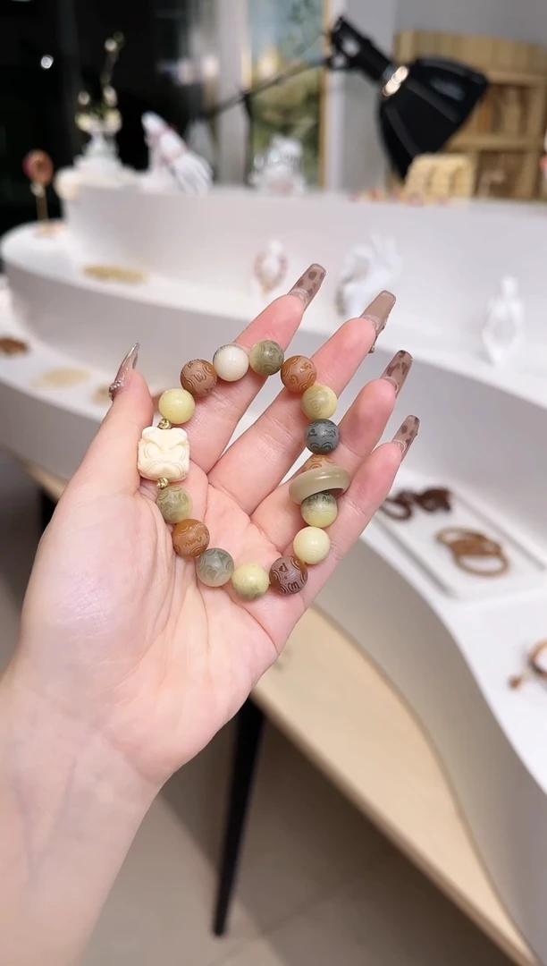 【闪购商品】菩提根/象牙果吊坠多宝六字真言圆珠醒狮绿跑环手串