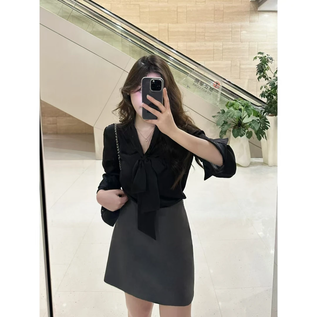 【MuMu】微胖定制新款黑色缎面气质衬衫上衣灰色半裙两件套WP9046