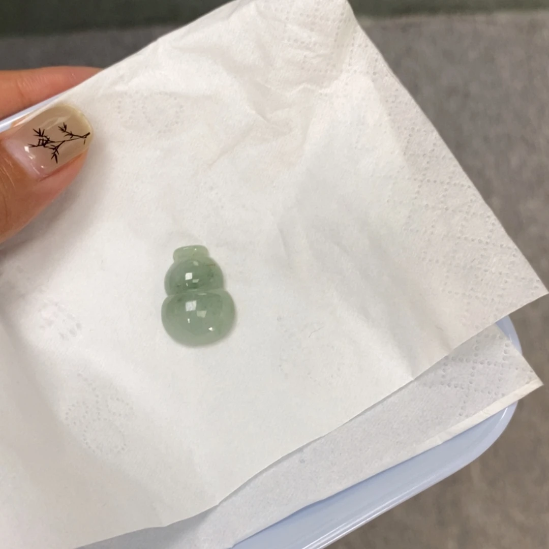 【闪购商品】翡翠颈饰未镶嵌葫芦