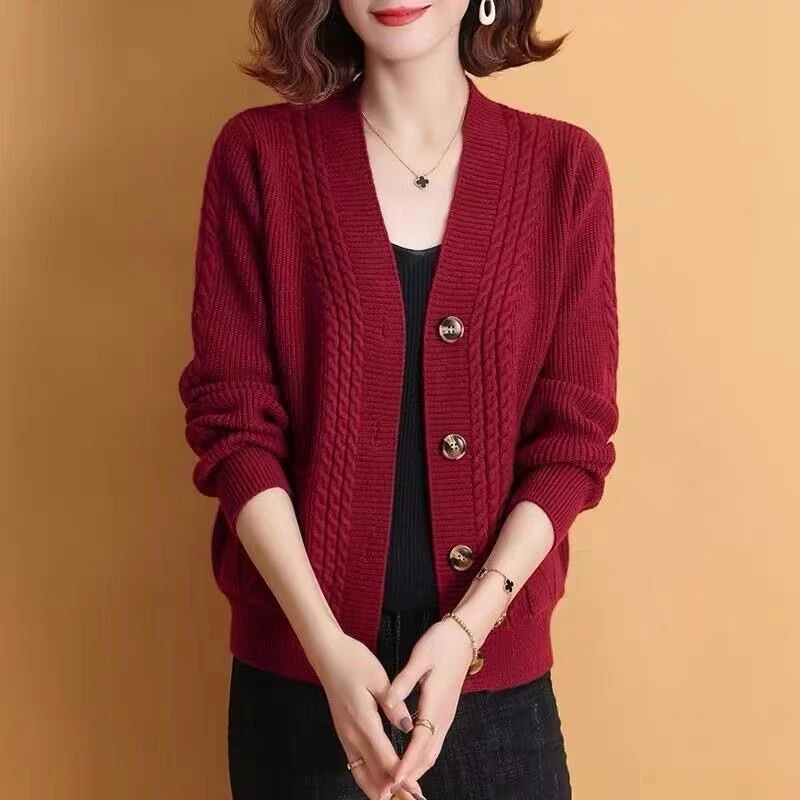 毛衣外套开衫女春秋宽松2023新款纯色中年妈妈时尚加厚针织外搭