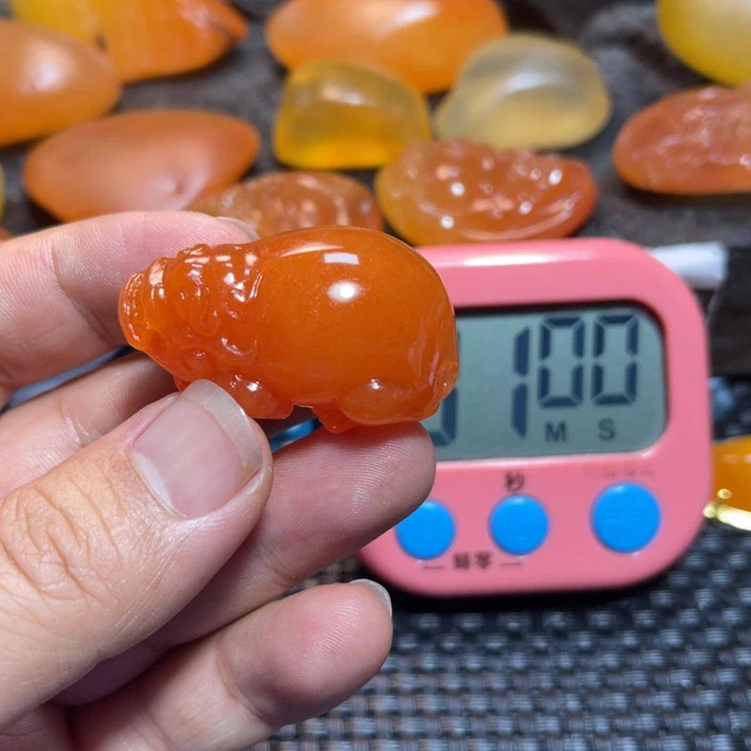 【闪购商品】石英质玉挂件未镶嵌跳*糖